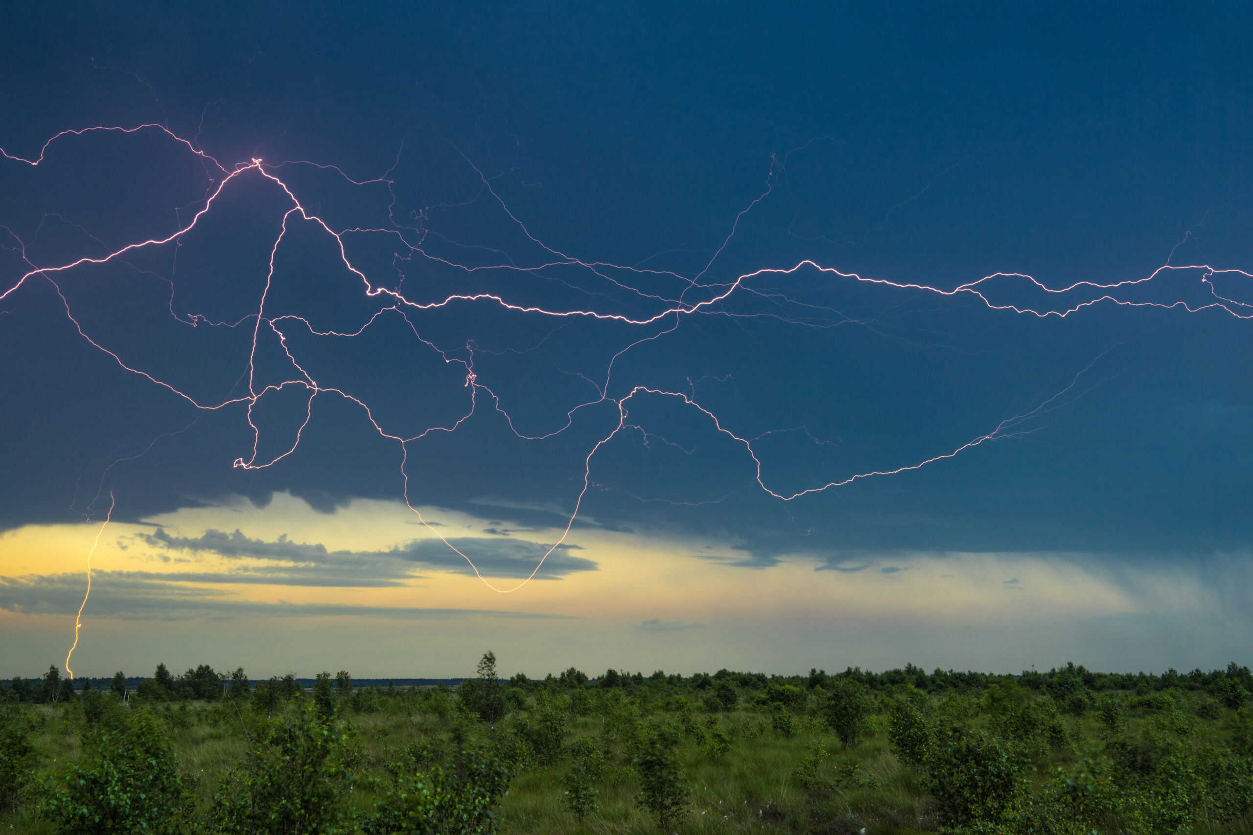 <b>Naturerbe Goldenstedter Moor</b><br />Landschaft im Wandel 9 Gewitter über dem Goldenstedter Moor | Foto: Willi Rolfes